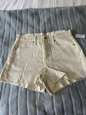 Old Navy Cream/Off-White High-Rise Frayed Hem Denim Shorts Sz 12 NWT Zip